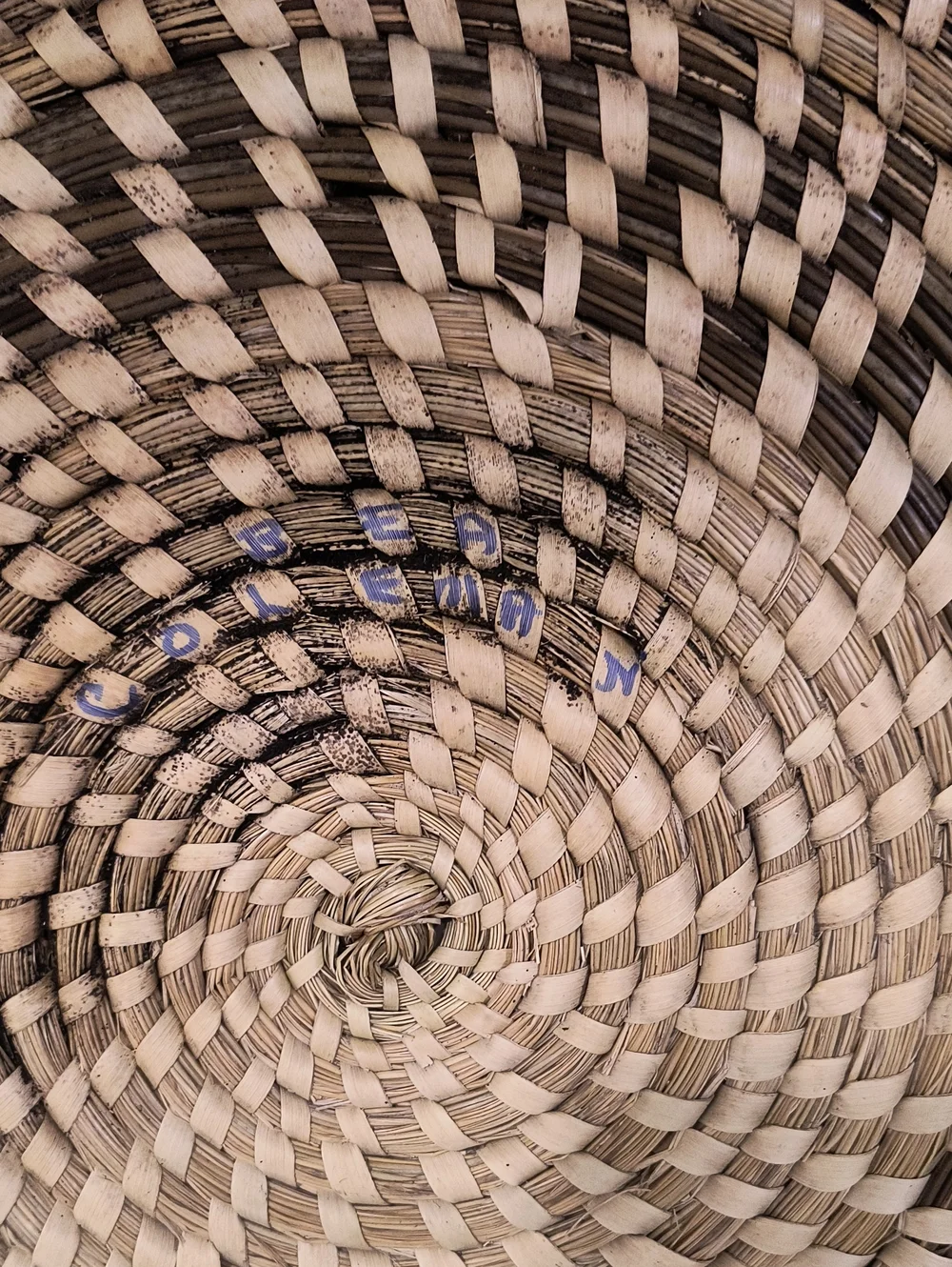 VINTAGE 80'S SWEETGRASS BASKET LOW COUNTRY FOLK ART